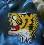 画像5: Japanesque 虎頭 ビンテージ柄 刺繍 リバーシブルスカジャン  ブルー／ベージュ (5)