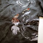 画像5: 華鳥風月　むら染め 金魚柄 刺繍  Tシャツ  (5)