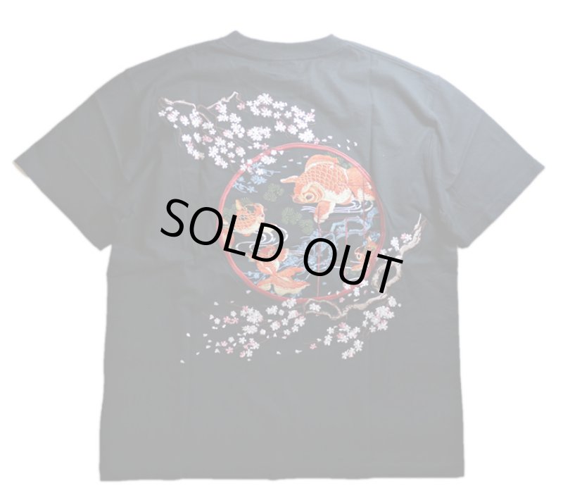画像1: 花旅楽団 桜に金魚鉢刺繍 刺繍 半袖Tシャツ (1)