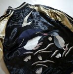 画像3:  Japanesque (ジャパネスク)  ペンギン柄刺繍 リバーシブルスカジャン  ブラック／ベージュ (3)
