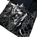 画像4: NEBUTA JAPAN 蓄光ねぶたTシャツ  狒々退治（ひひたいじ）蓄光プリント   黒／白 (4)