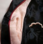 画像5:  Japanesque (ジャパネスク））鶴 刺繍 袖 流水桜ジャガード リバーシブルスカジャン ブラック 3RSJ-752 (5)