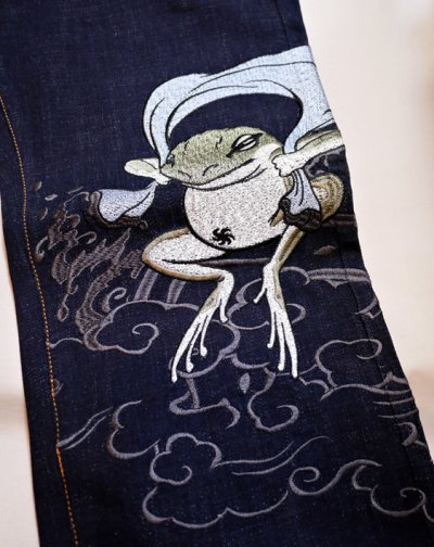 画像1: 参丸一    [ 風神雷神蛙 ]　刺繍 デニムパンツ SM-202107 インディゴブルー