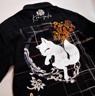 画像1:  今昔 ( KON-JAKU ) 絣の狐  ガーゼ 半袖シャツ プリント 刺繍 KJ-29074 ブラック