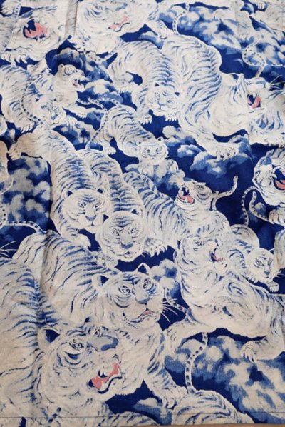 画像1:  衣桜  「 百虎 」麻 アロハシャツ   インディゴ抜染プリント SA-1457 (日本製） 