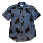 画像1: [ 黒猫 ]  手書き風プリント  半袖袖シャツ  日本製 79416 ブルー (1)