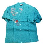画像2:  花旅楽団 [ 桜と金魚 ] 刺繍  桜ジャガード 半袖シャツ  SS-002 ブルー (2)