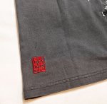 画像6: 絡繰魂  [ がしゃ髑髏 ] 刺繍  Tシャツ  242079 ピグメント加工 グレー (6)