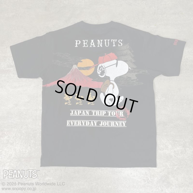 画像1:  SNOOPY×絡繰魂 [ NIPPON JOURNEY ] プリント 刺繍 Tシャツ 252076 ブラック (1)