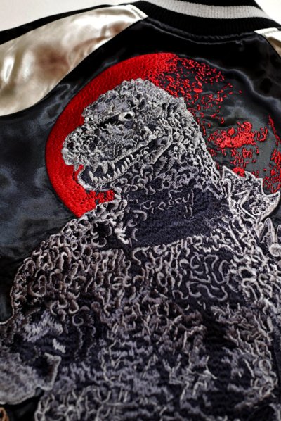 画像1: TEN-STRIKE ゴジラコラボ [ ゴジラ ]  刺繍 リバーシブルスカジャン  GZSJ-101 ブラック／ベージュ