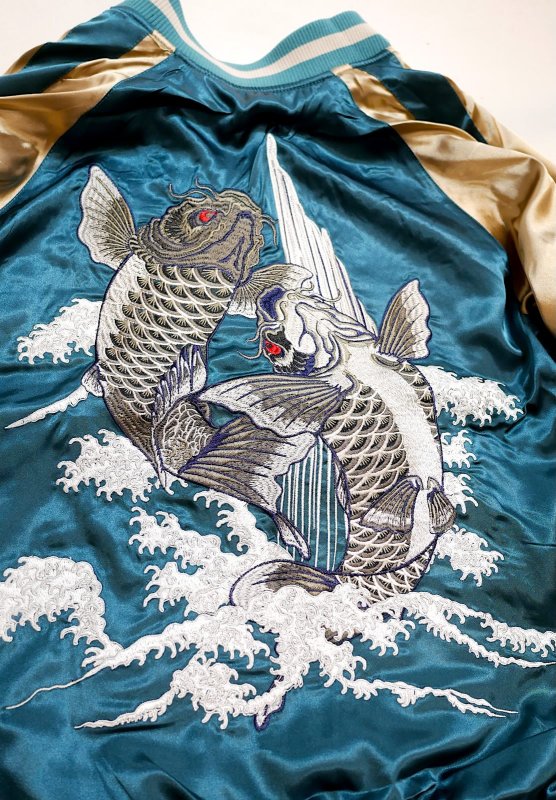 画像7: Japanesque （ジャパネスク） 波に白虎／滝に鯉 リバーシブル刺繍スカジャン  JSKJ-521  ブラック×チャコール / ブルー×ベージュ (7)