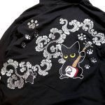 画像3: LIN (リン） Lamy and Earl  [ 和楽器猫 ] 薄地天竺 総刺繍パーカー AL-75617 ブラック (3)